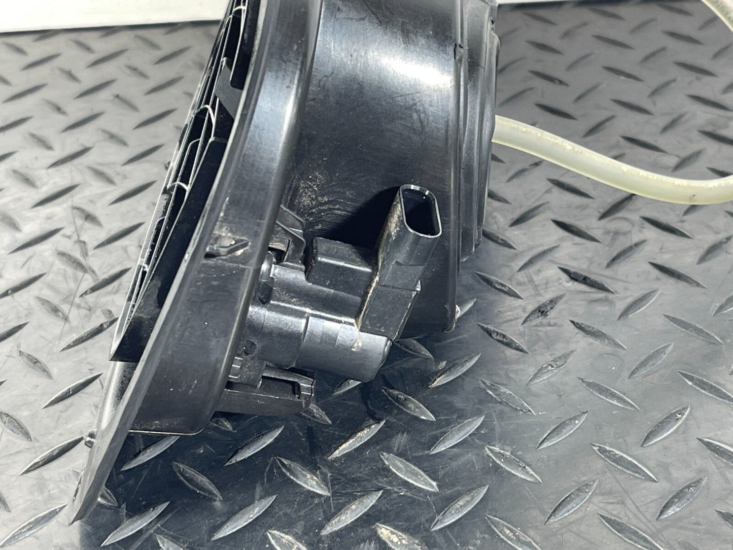 2019-ON  LAND ROVER DISCOVERY L550 FUEL FILLER FLAP & CAP LK7227936CC