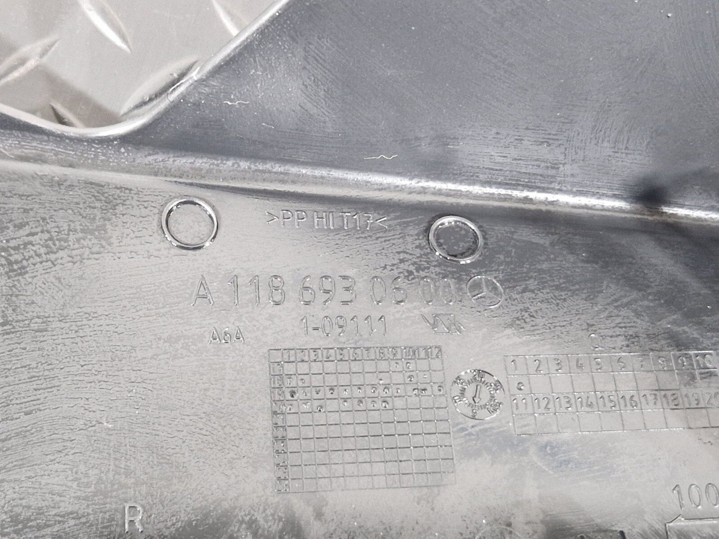 Mercedes-Benz Unknown Part Type A1186930600