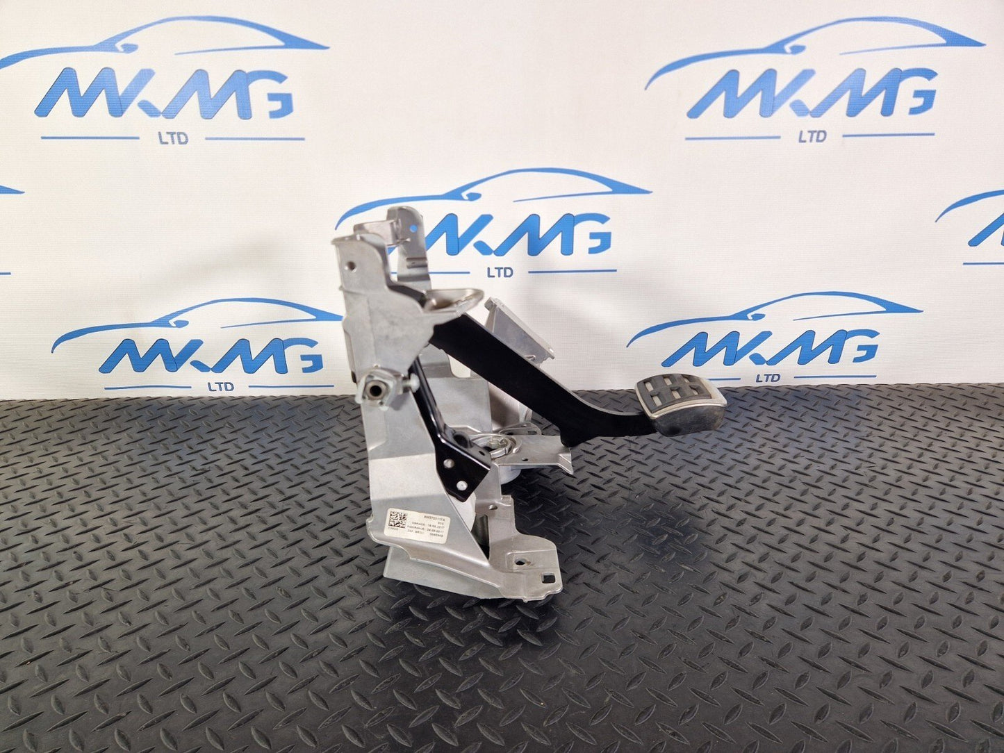 16-19 AUDI A4 B9 S-LINE OEM BRAKE PEDAL ASSEMBLY BRACKET MOUNT 8W2723140A