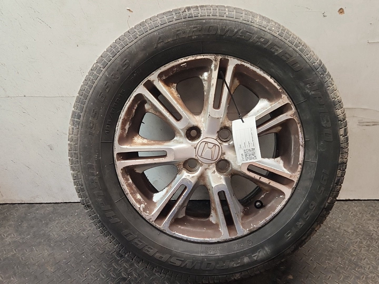 2010 Honda Insight MK2 (ZE2) 15" Alloy Wheel with Tyre 195/65/15 ~3mm