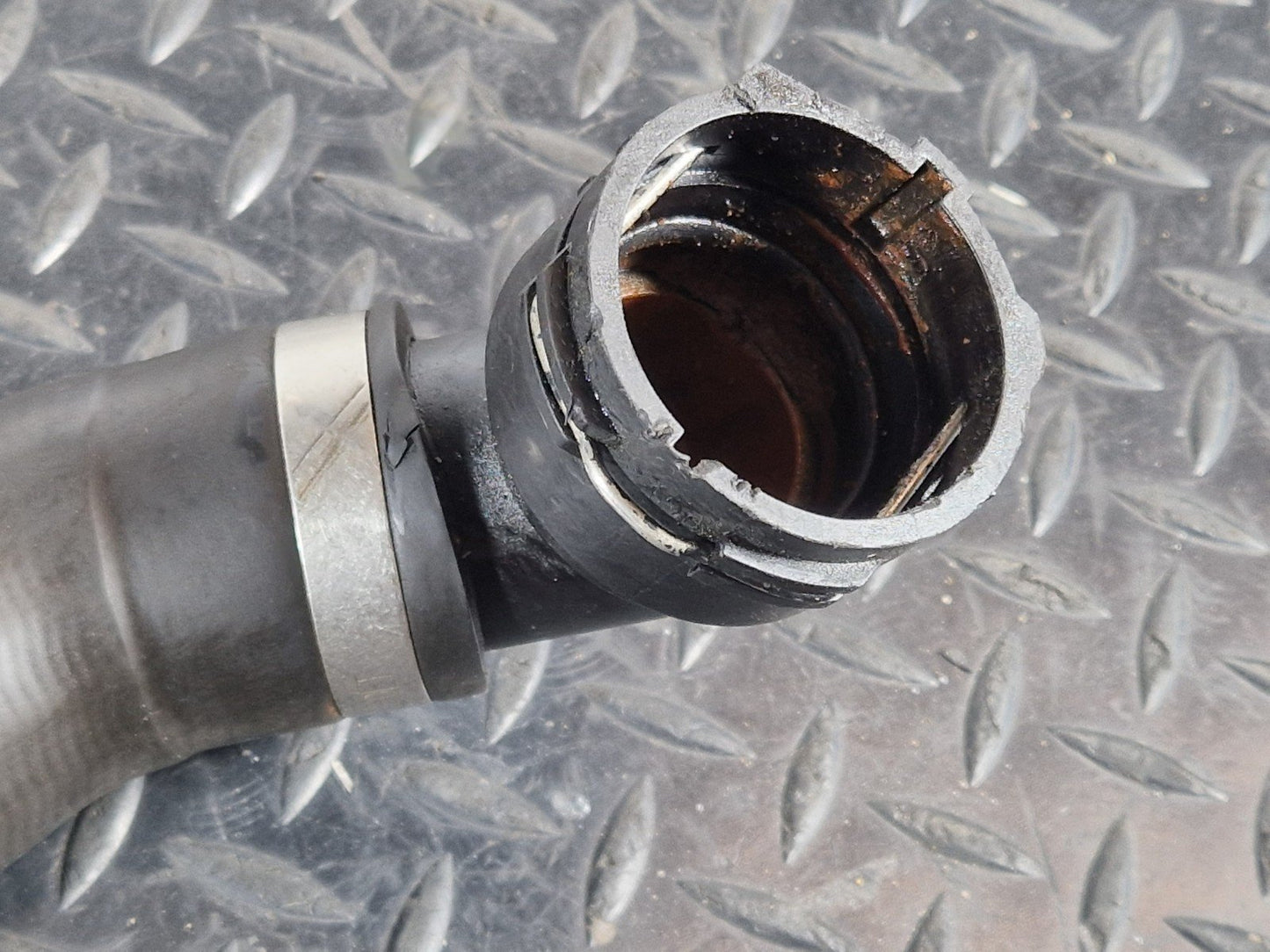16-20 AUDI Q7 4M GENUINE OEM ENGINE COOLANT PIPE HOSE 4M0122055BK