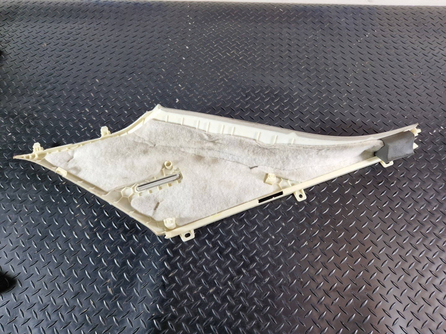 11-19 MERCEDES BENZ ML W166 GENUINE TOP LEFT SIDE TRIM A1666900925
