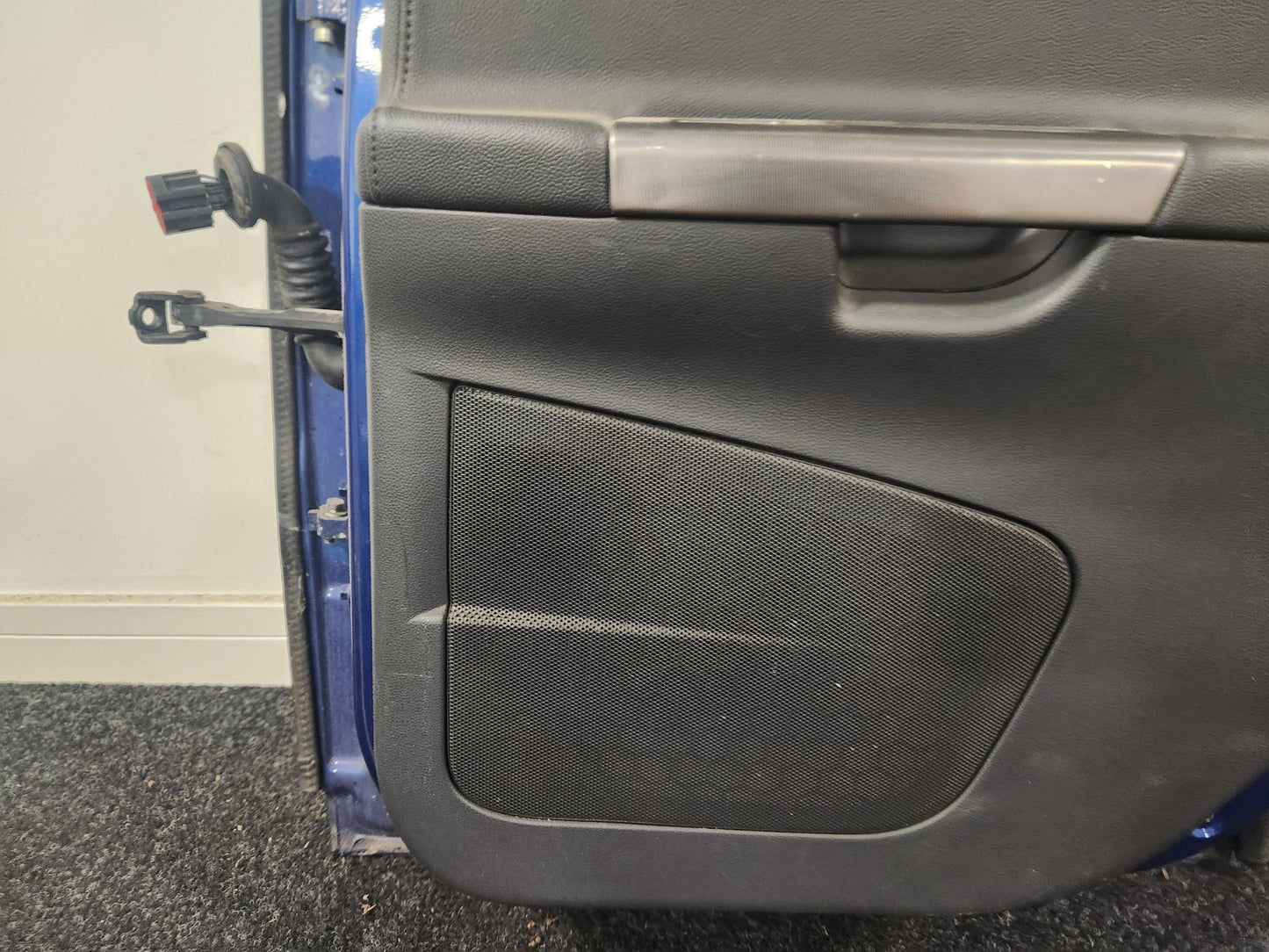 Volvo V50 MK2 FL (MW) Estate Rear Right Complete Door in Brilliant Blue Pearl
