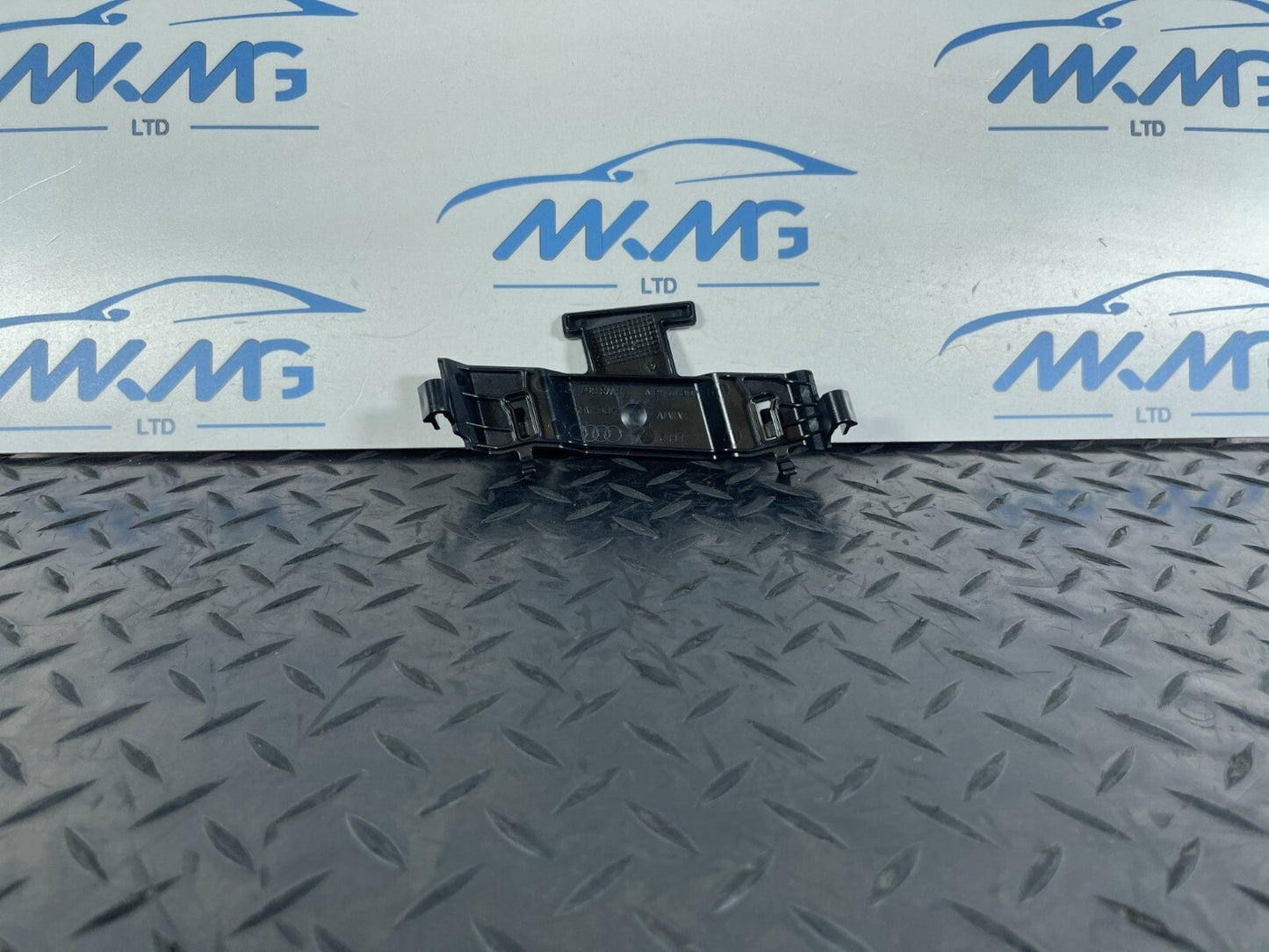 16-23 AUDI A5 F5 SPORTBACK S-LINE B-Pillar Trim Panel Bracket Upper 8W8867191