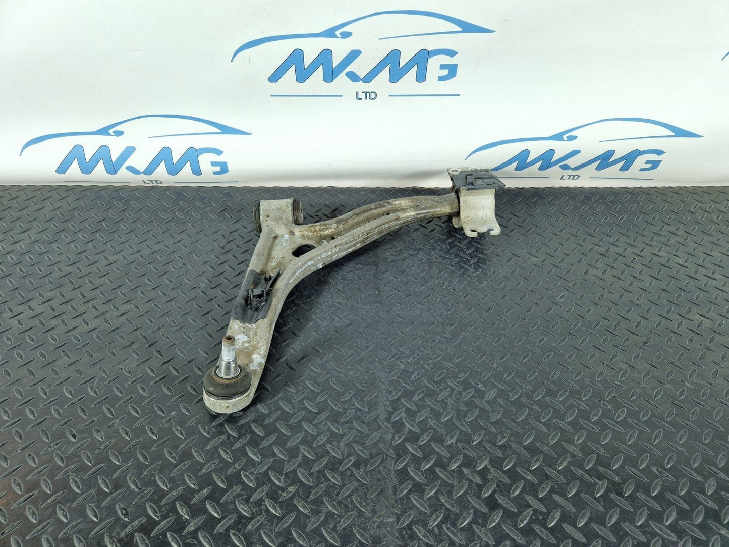 12-18 MERCEDES BENZ W176 OEM FRONT LEFT LOWER SUSPENSION ARM A2463330300