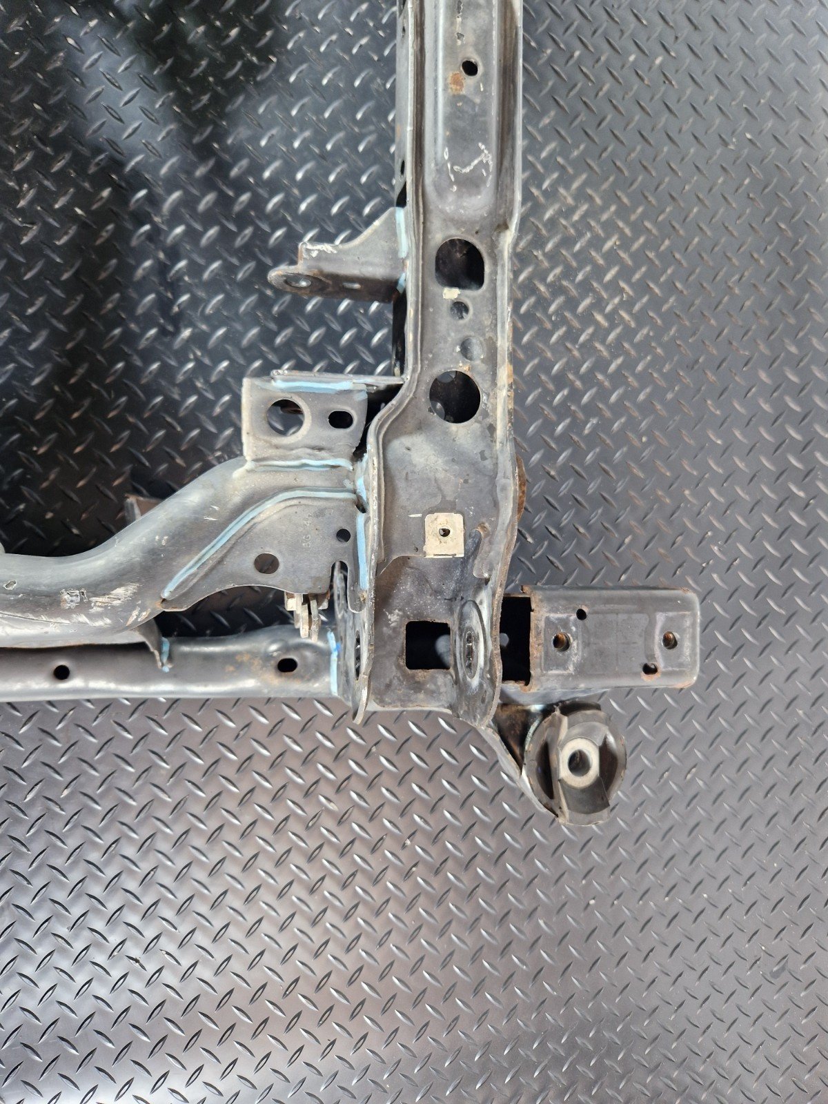 11-19 MERCEDES BENZ ML W166 GENUINE FRONT SUBFRAME A1663302000