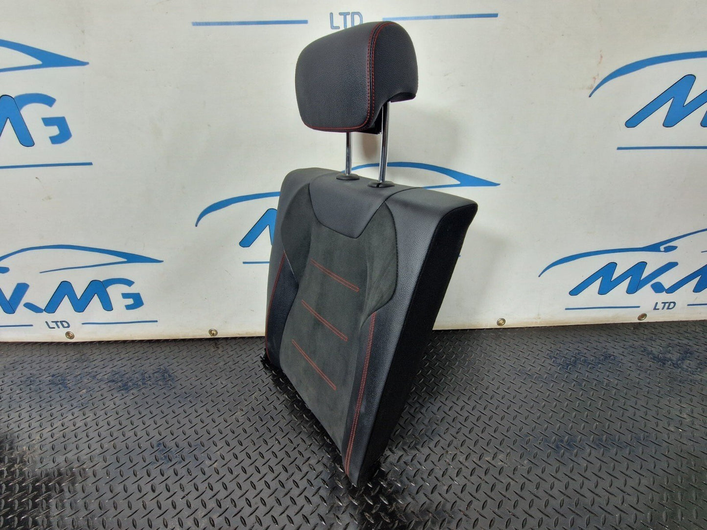 19-ON MERCEDES BENZ A CLASS EQ V177 A250e REAR RIGHT BACKREST