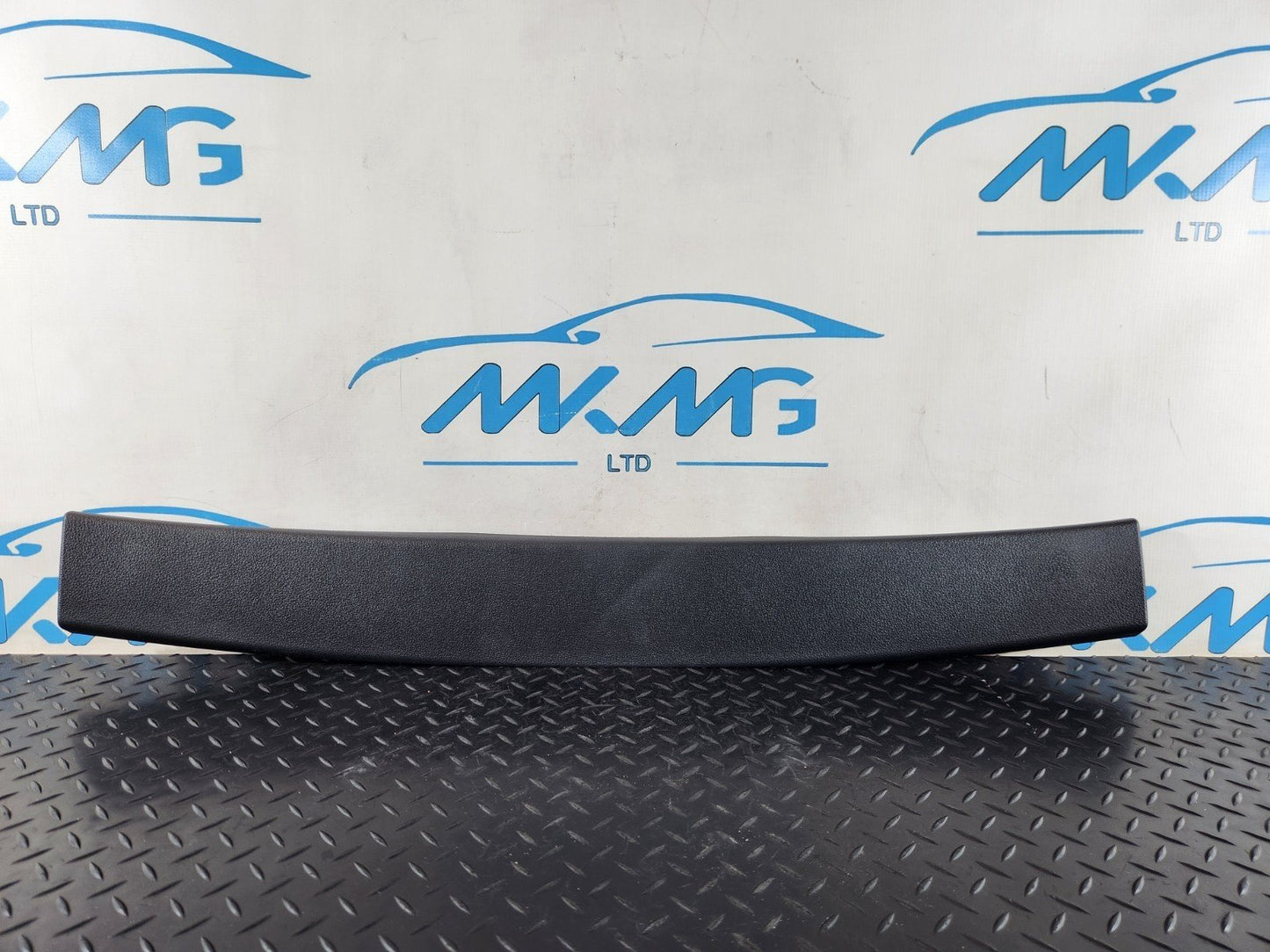 16-20 AUDI Q7 4M GENUINE TAILGATE UPPER COVER TRIM PANEL 4M0867606