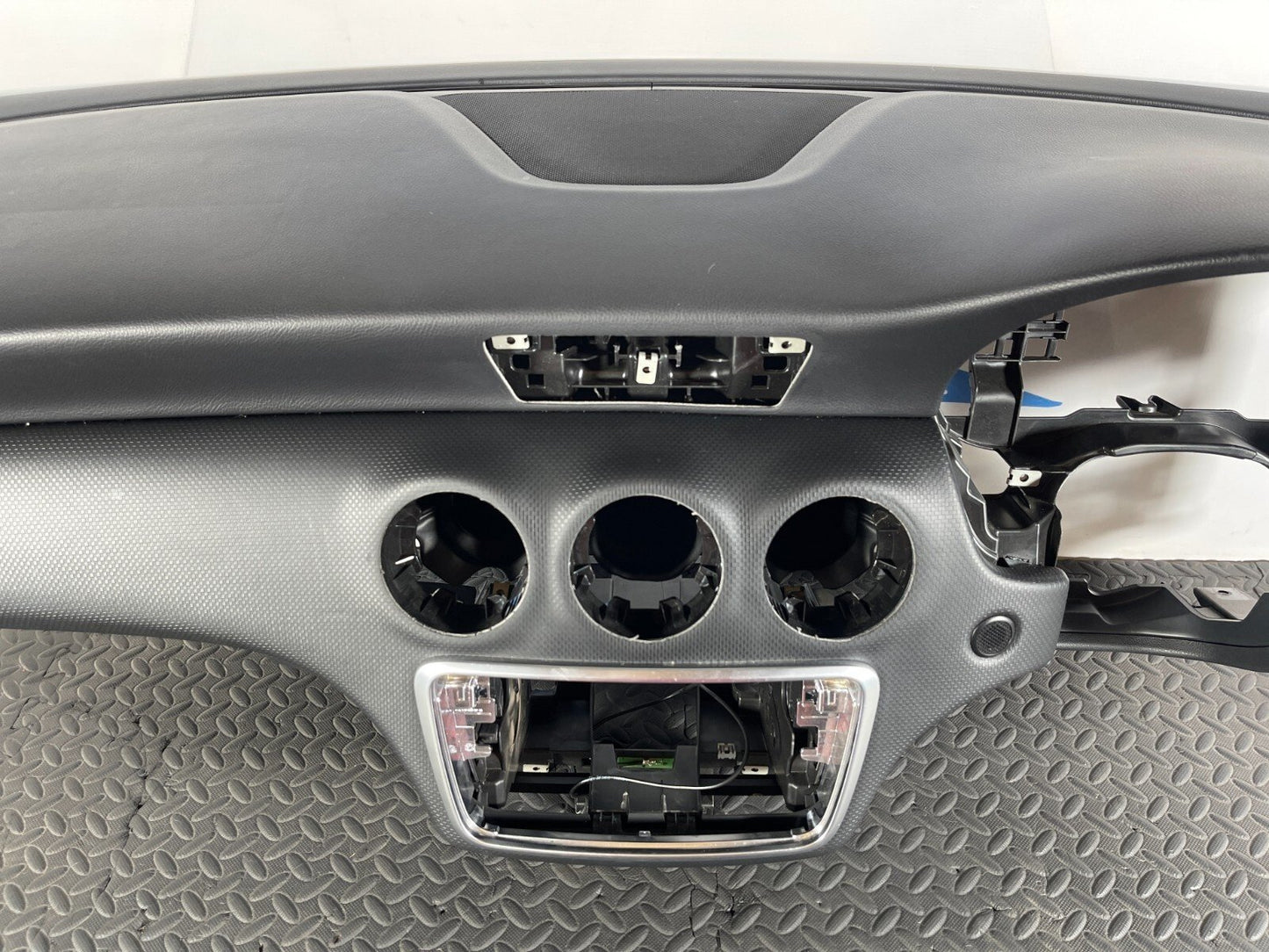 12-18 MERCEDES A-W176 AMG DASHBOARD PANEL WITH LEFT SIDE AIR BAG A1768600002