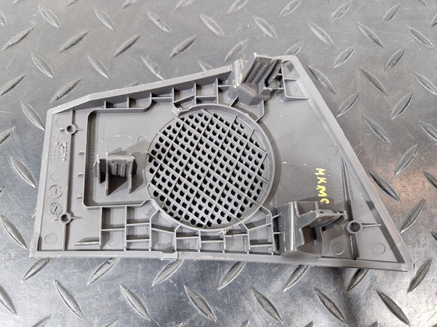 18-ON MERCEDES BENZ SPRINTER W907 W910 RHD RIGHT SPEAKER COVER A91008270400