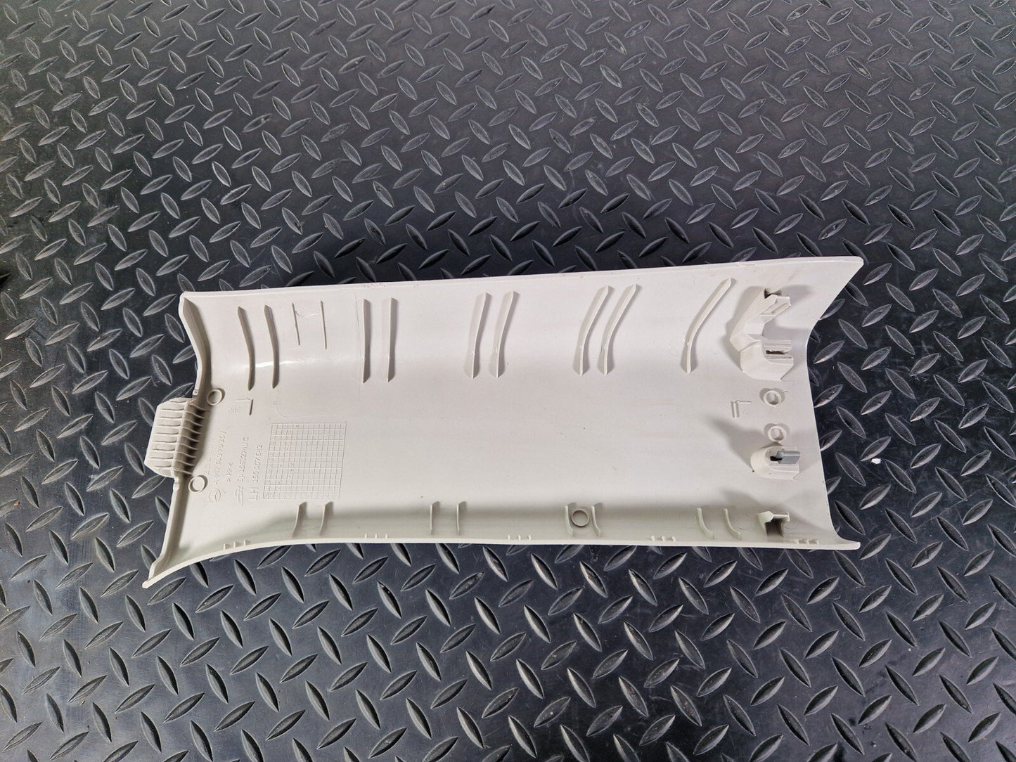 14-23 MERCEDES BENZ VITO W447 RIGHT DRIVER INTERIOR B-PILLAR TRIM A4476907025