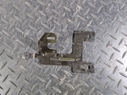 19-ON MERCEDES BENZ CLA C118 GENUINE EXTERIOR BRACKET A2475011000