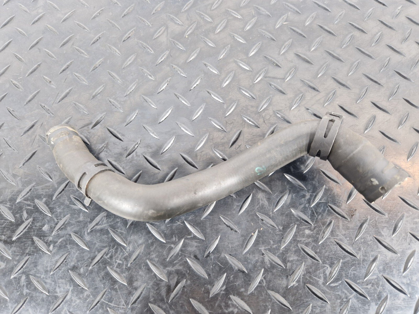 12-18 MERCEDES BENZ W176 LCI AMG LINE AUTOMATIC OIL COOLER HOSE A2465010256
