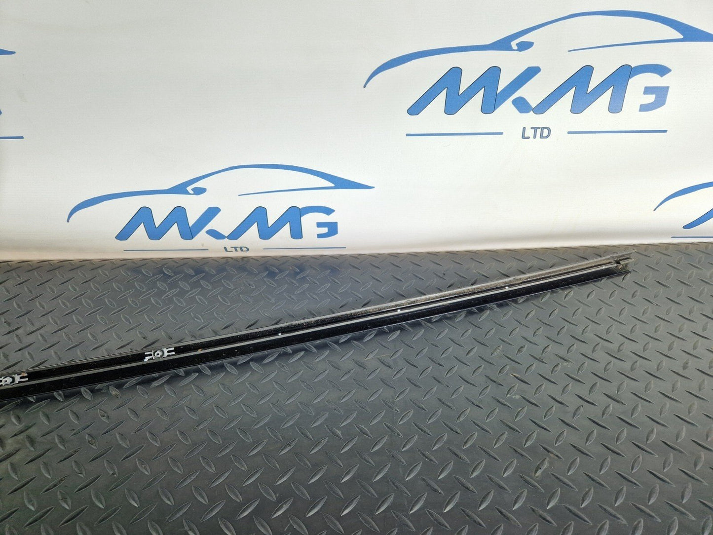 12-18 BMW 3 SERIES F31 LCI LEFT PASSSENGER SIDE DOOR WINDOW MOULDING TRIM
