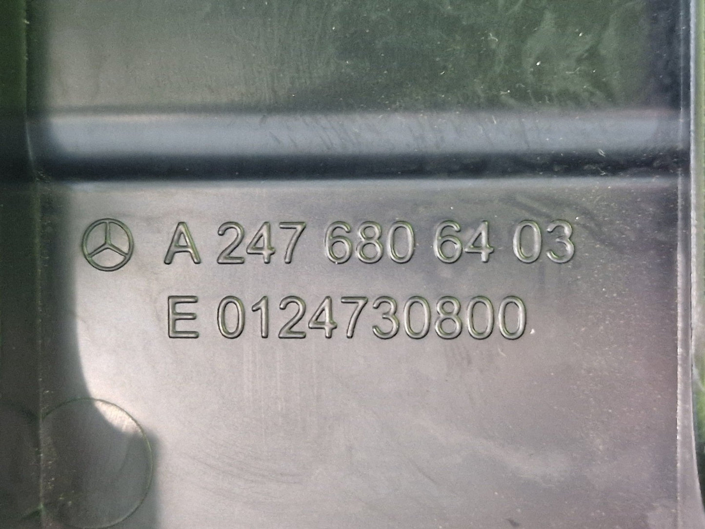19-ON MERCEDES BENZ B CLASS W247 TAILGATE BOOT TRUNK FLOOR BRACKET A2476806403
