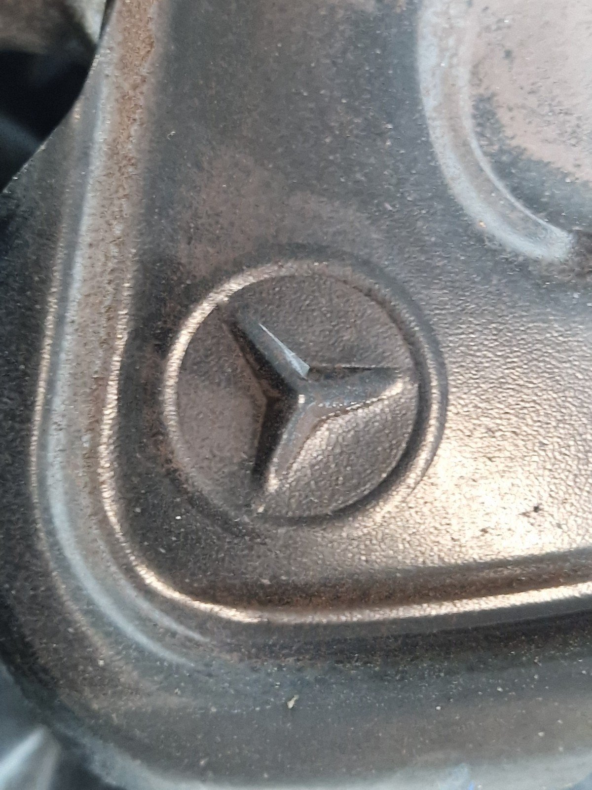16-22 MERCEDES BENZ GLC X253 GENUINE REAR LEFT WHEEL CARRIER HUB A2133503105