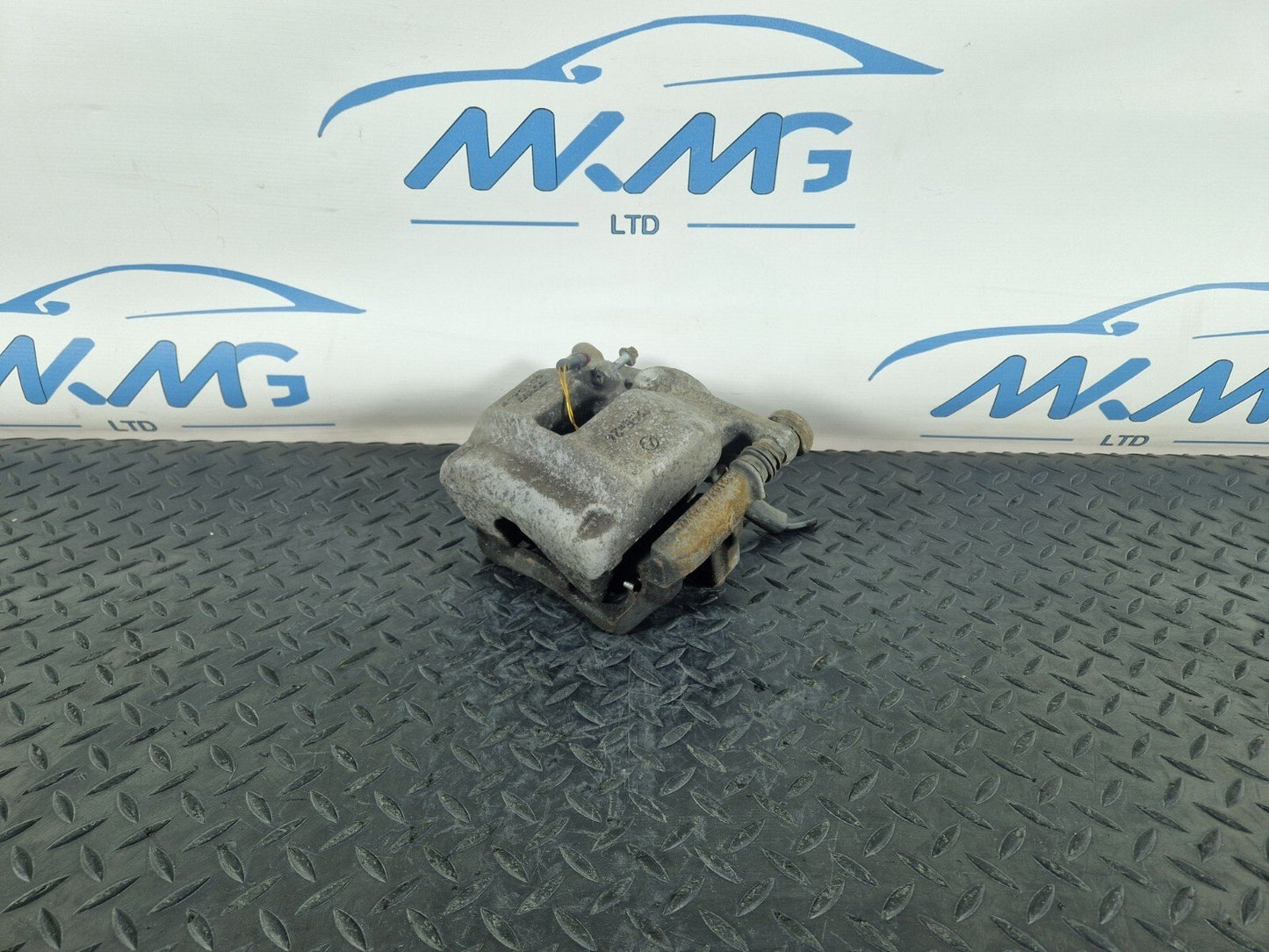 14-21 MERCEDES BENZ C200d W205 FRONT RIGHT O/S BRAKE CALIPER A2054210681