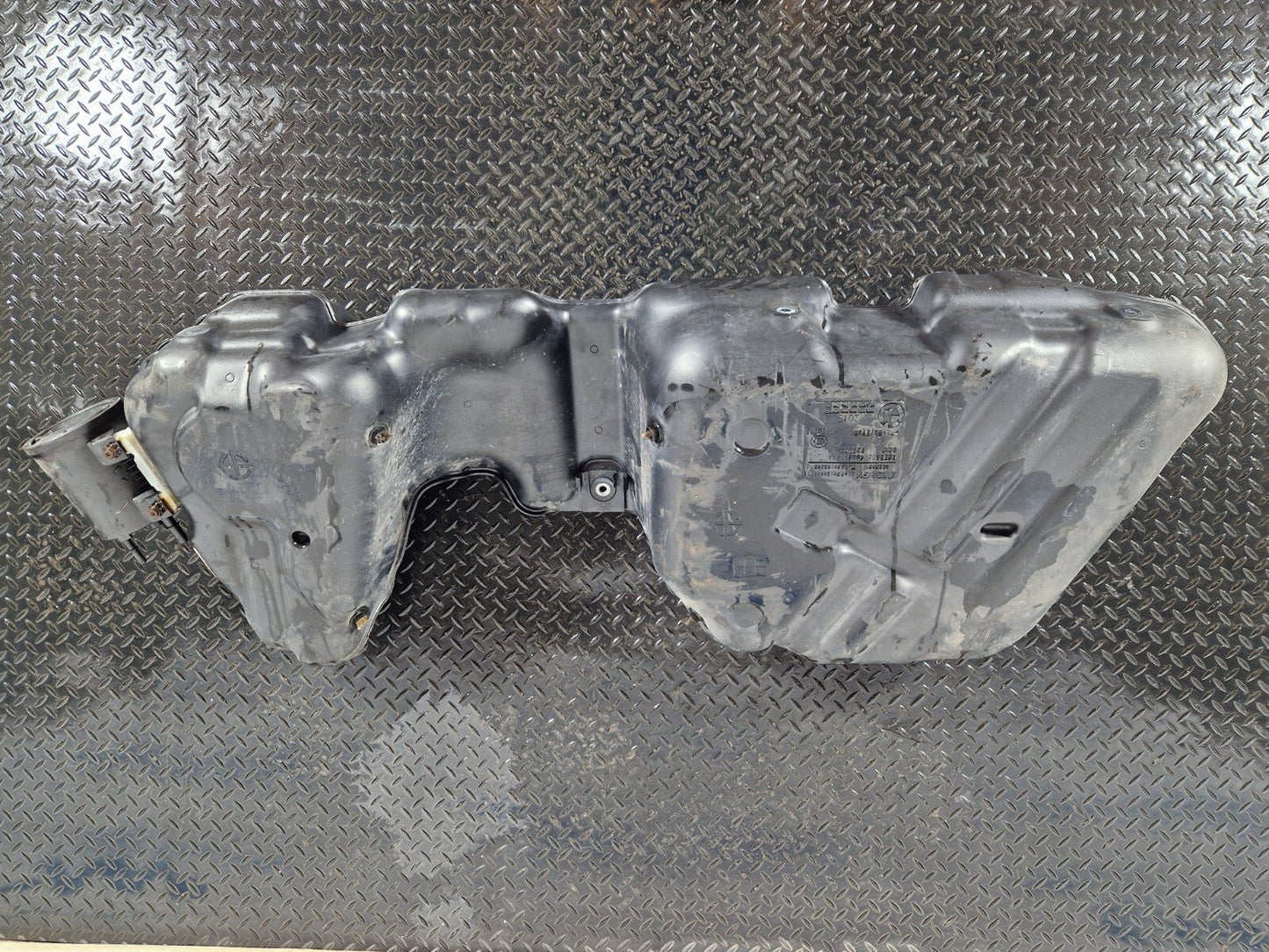 BMW 1 2 SERIES F20 F21 F22 F23 F87 M235I BARE PETROL FUEL TANK WITH PUMP 7326870