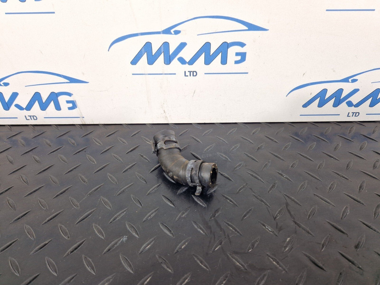 16-19 AUDI A4 AVANT B9 S-LINE OEM ENGINE COOLANT HOSE 8W0121475A