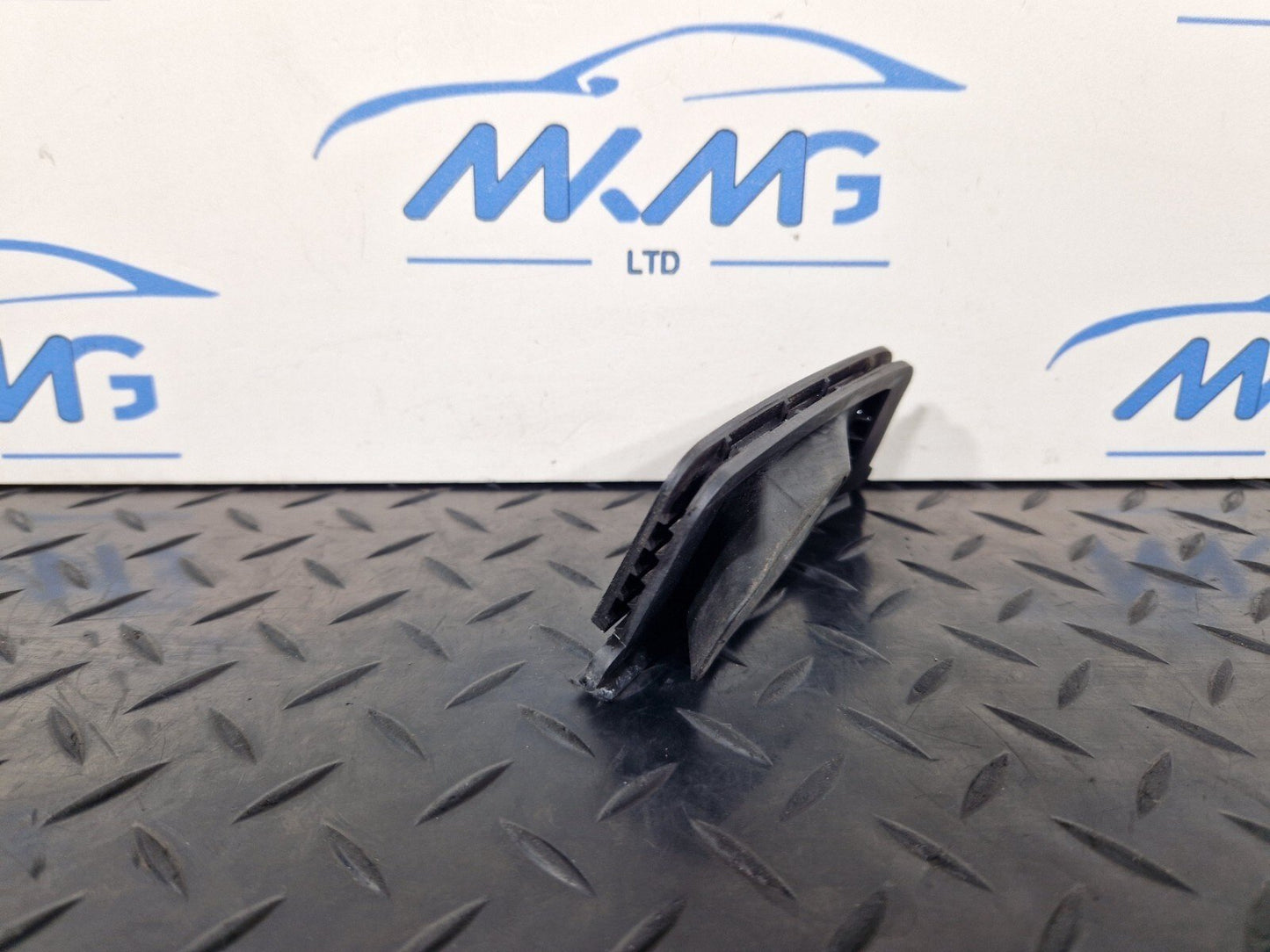 16-19 AUDI A4 B9 GENUINE FRONT LEFT REINFORCEMENT BEAM SEAL 8W0819143A