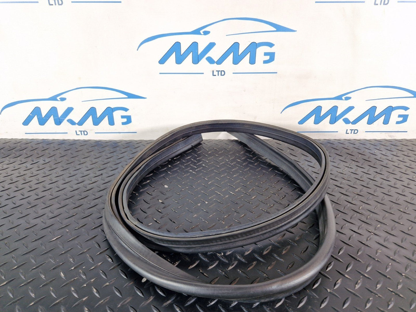 11-19 MERCEDES BENZ ML W166 GENUINE ENGINE BONNET HOOD GASKET SEAL