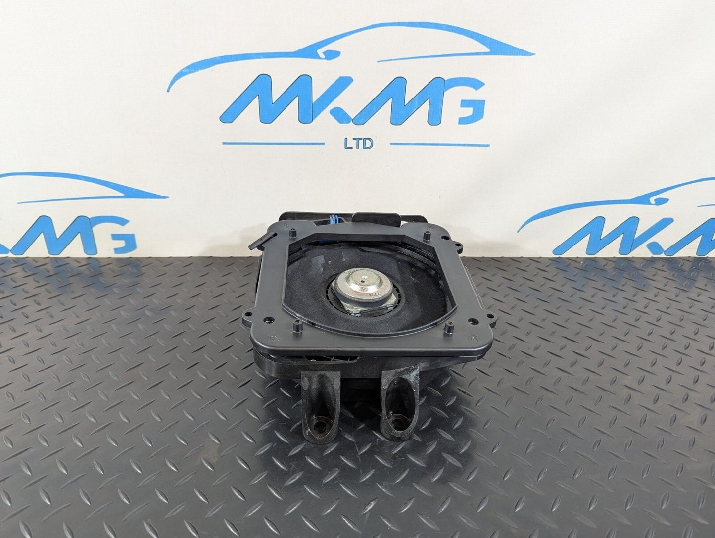 16-22 BMW X1 F48 GENUINE OEM FRONT RIGHT DRIVER SIDE SUBWOOFER SPEAKER 927599604