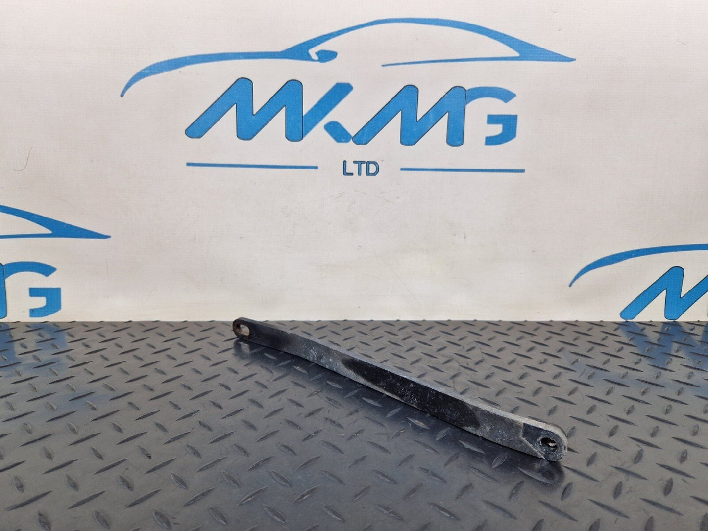 14-21 MERCEDES-BENZ C250D W205 REINFORCEMENT RADIATOR SUPPORT STRUT A2056201700