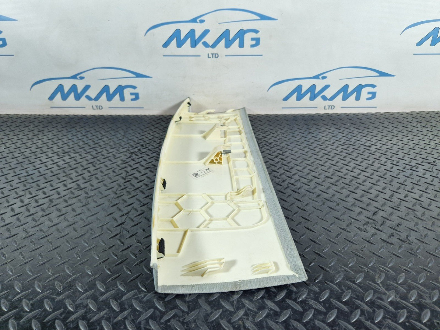 12-18 AUDI A6 C7 GENUINE REAR ROOF TRIM 4G9867839