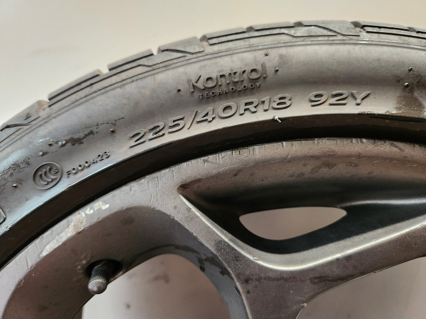 Renault Mégane MK3 (Ph2) (X95) 18" Alloy Wheel with Tyre 225/40/18 ~3mm