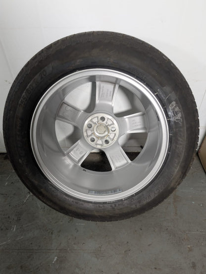 Land Rover Defender L663 OEM 20" Alloy Wheel with Tyre 7mm 255/60/20 L8B21007GB