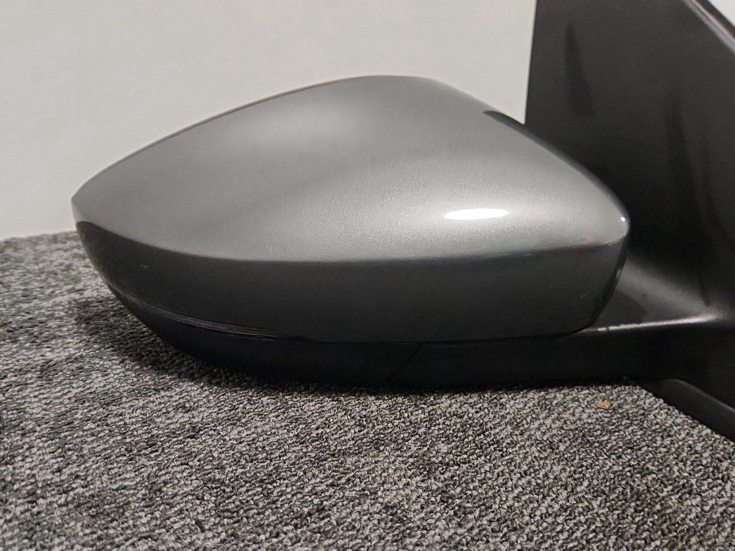 Volkswagen Polo 6R - MK5 Hatchback Front Right Wing Mirror in Pepper Grey U5/D7R