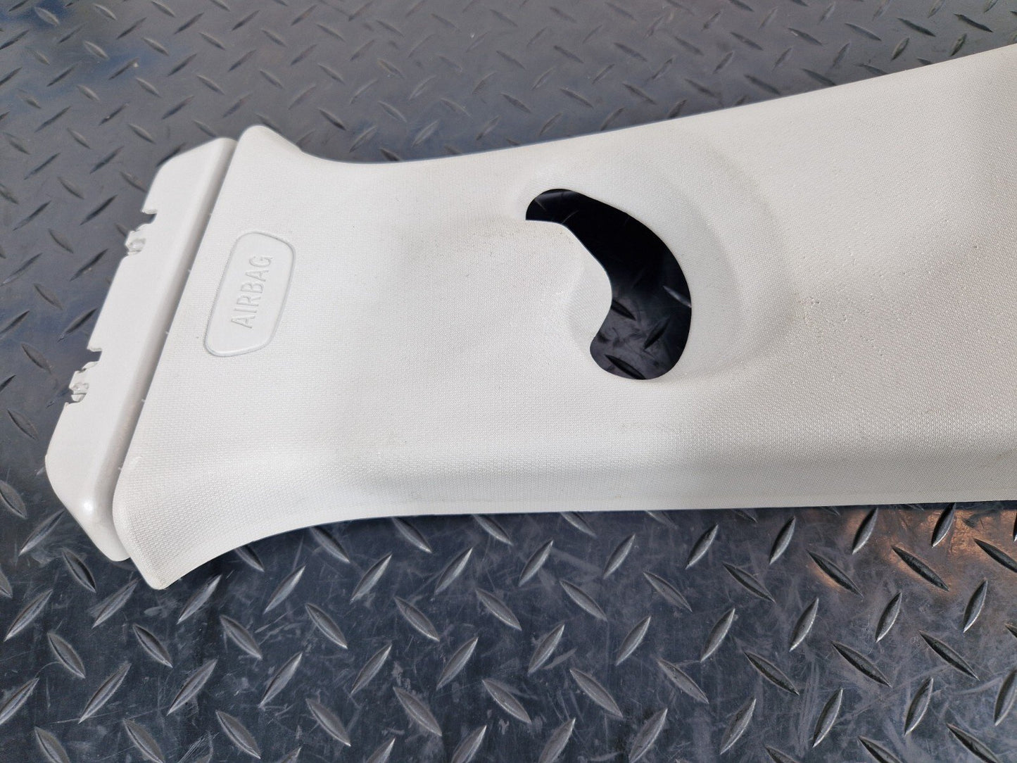 16-22 BMW X1 F48 GENUINE LEFT PASSENGER SIDE B-PILLAR TRIM 7332815