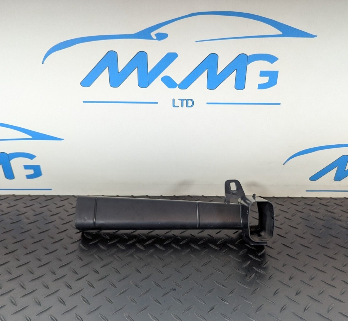 11-19 MERCEDES ML W166 GENUINE OEM TRANSVERSE DUCT TOP DRAIN PIPE A1668320590
