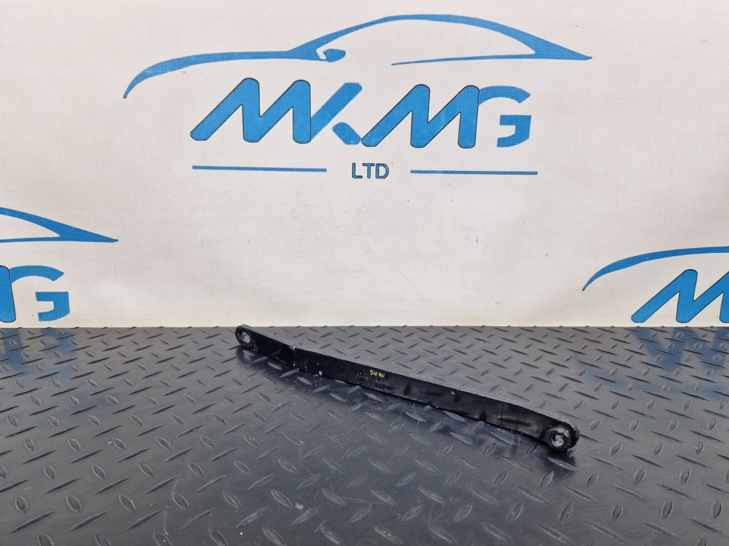 14-21 MERCEDES BENZ C200d W205 REINFORCEMENT RADIATOR SUPPORT STRUT A2056201700