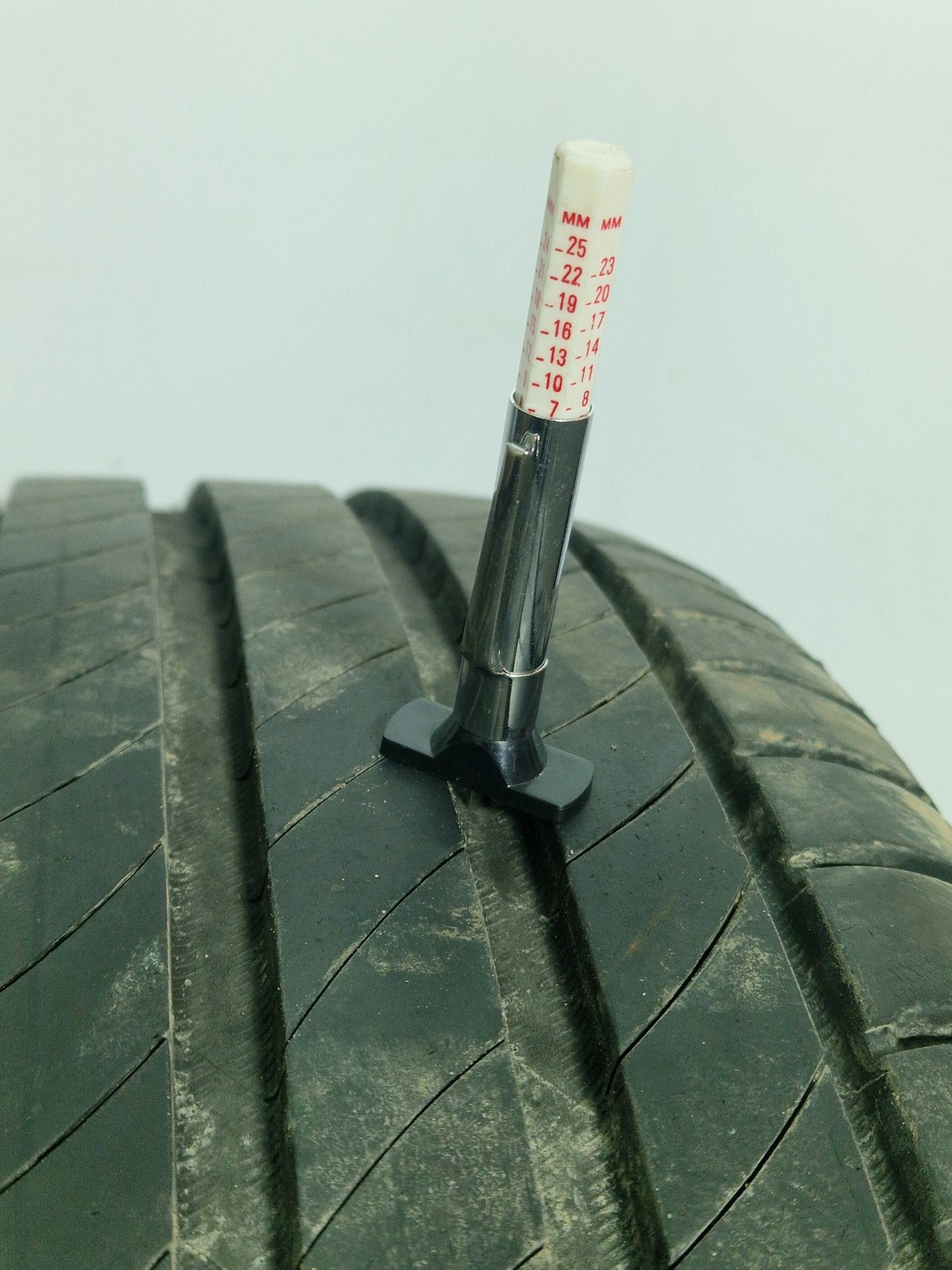 Honda FR-V MK1 16" Alloy Wheel with Tyre 7mm 205/55/16