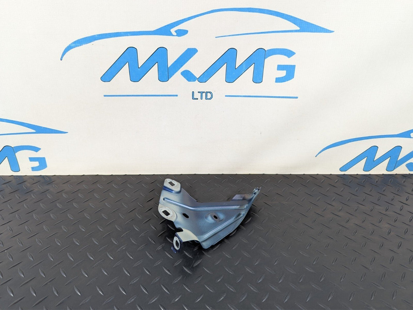 16-22 BMW X1 F48 FRONT RIGHT DRIVER SIDE WING FENDER BLUE BRACKET HOLDER 7351516