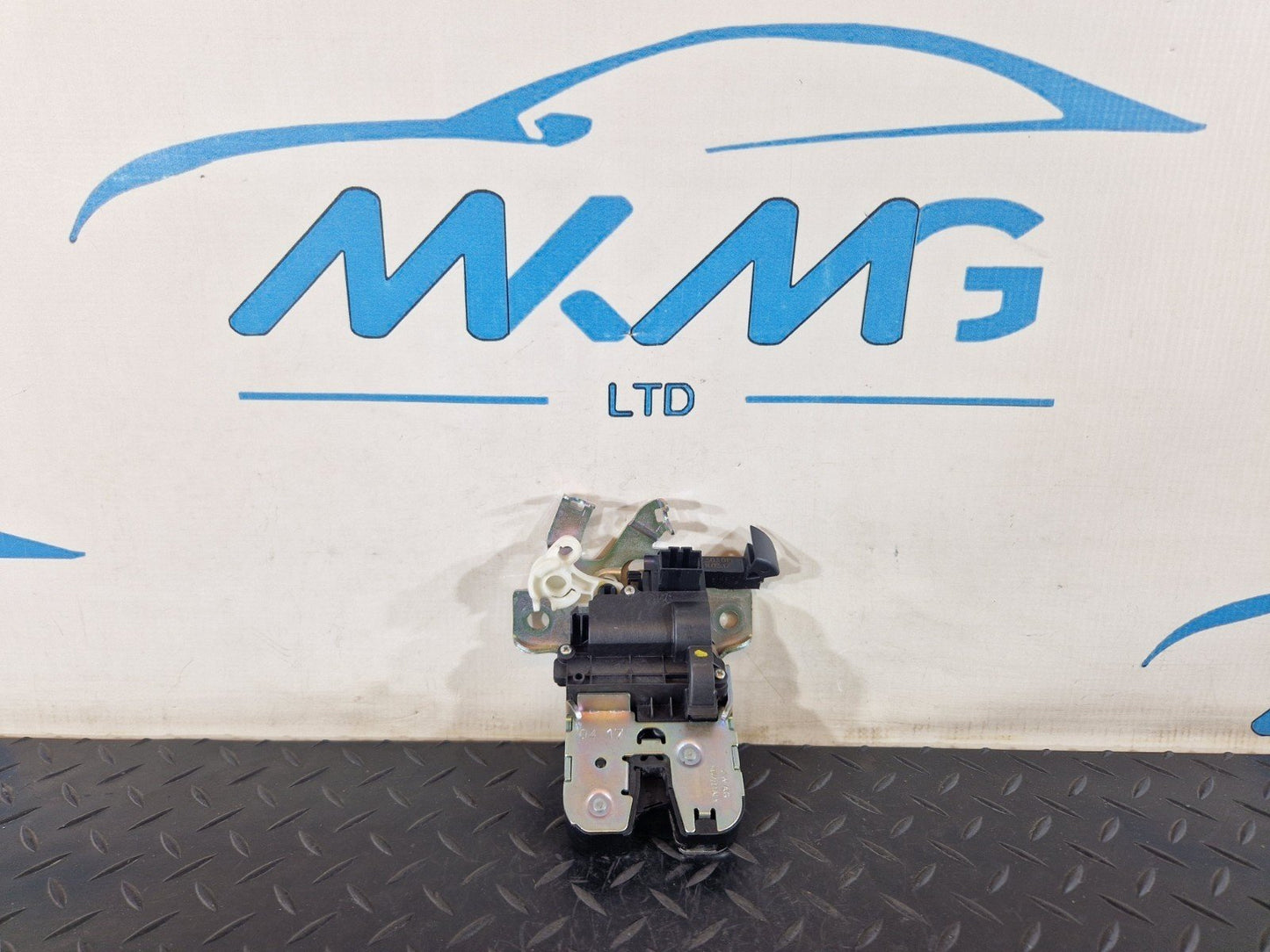 17-24 AUDI S5 F5 GENUINE REAR TAILGATE BOOT TRUNK LOCK MECHANISM 8W0827503