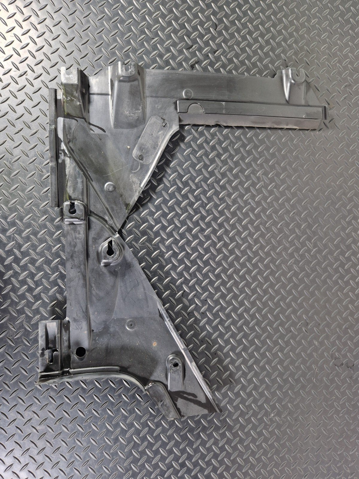 16-24 AUDI A5 F5 COUPE LHD LEFT SIDE UNDERBODY COVER 8W6825215