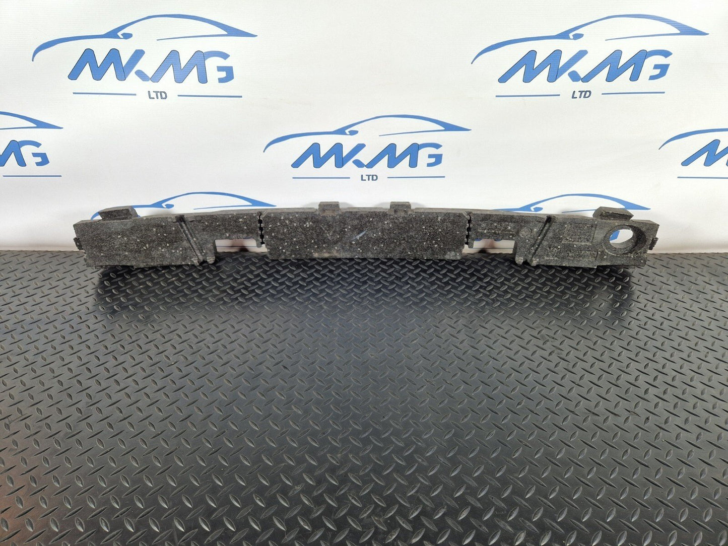 10-18 AUDI A7 4G S-LINE OEM FRONT BUMPER FOAM FILLER PIECE 4G8807550B