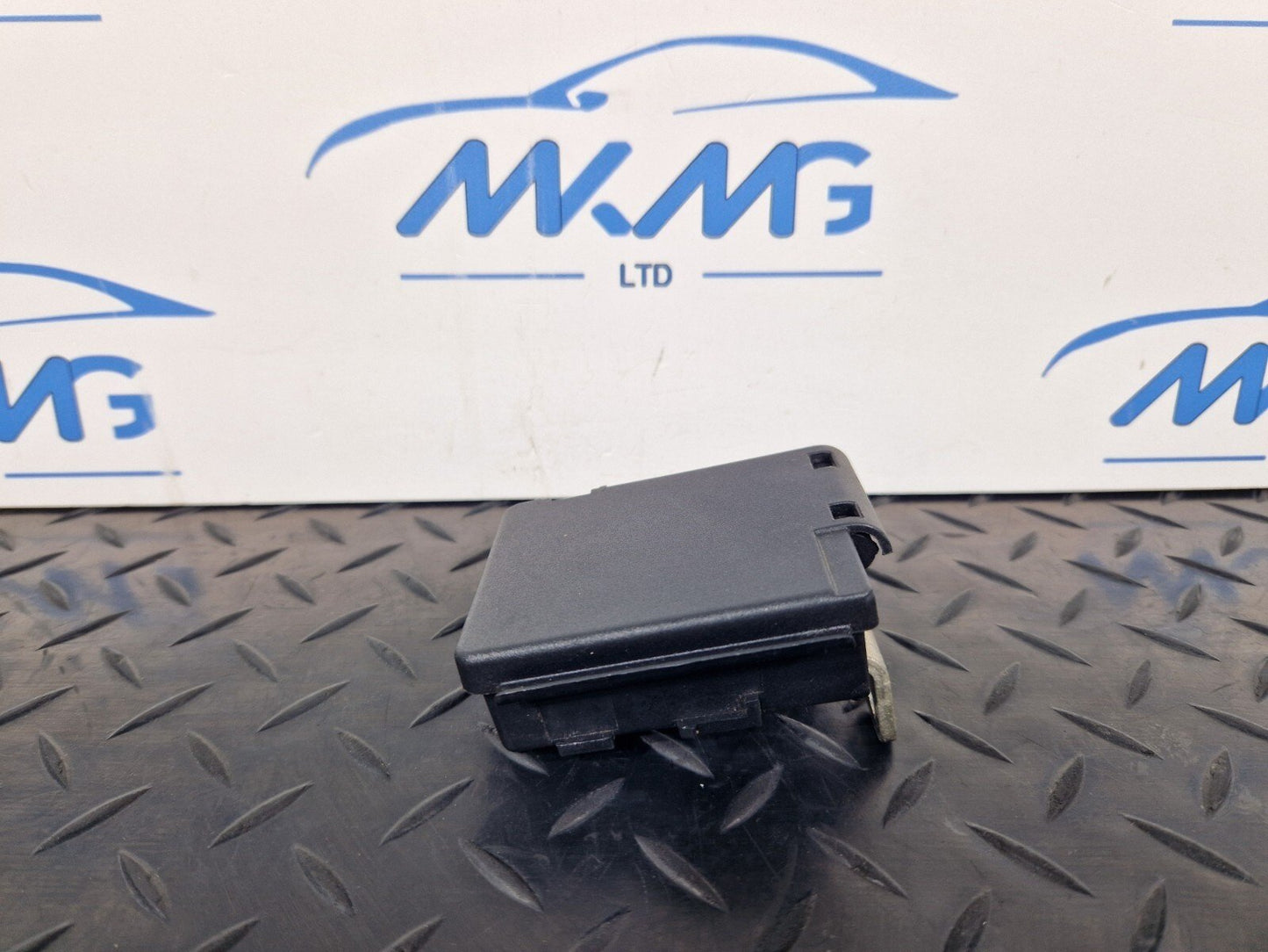 AUDI Unknown Part Type 8W0941824AN