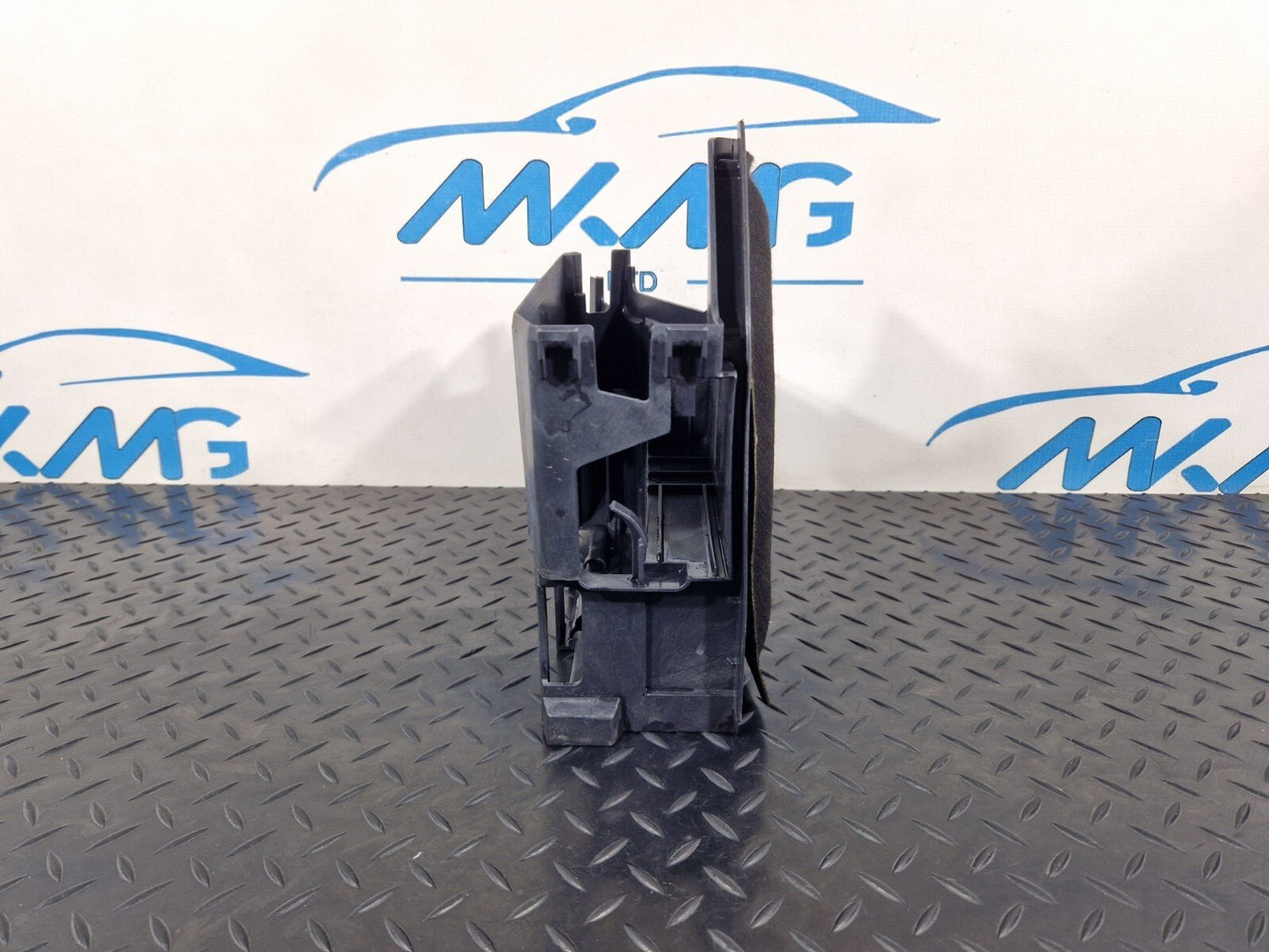 14-21 BMW 2 SERIES GRAN TOURER F45 F46 ECU ENGINE CONTROL HOLDER BOX 8581370