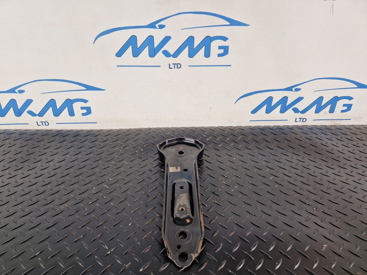 19-ON RANGE ROVER EVOQUE L551 REAR SUSPENSION MOUNT BRACKET K8D25A364AB