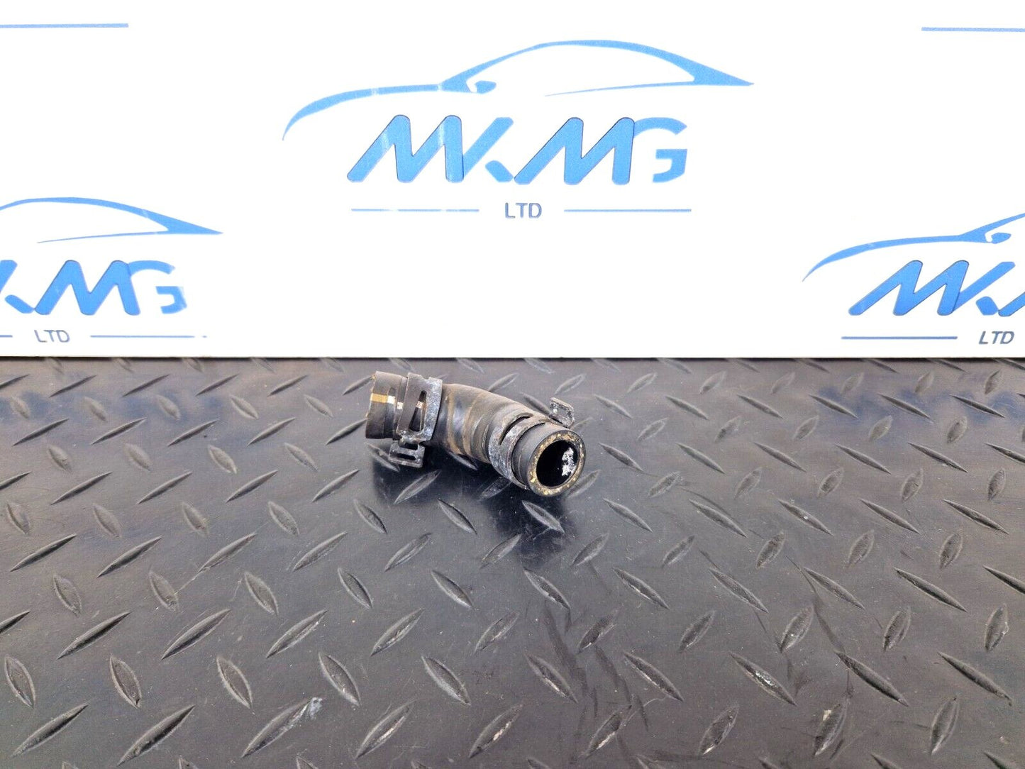 16-19 AUDI A4 AVANT B9 S-LINE OEM ENGINE COOLANT HOSE 8W0121475A