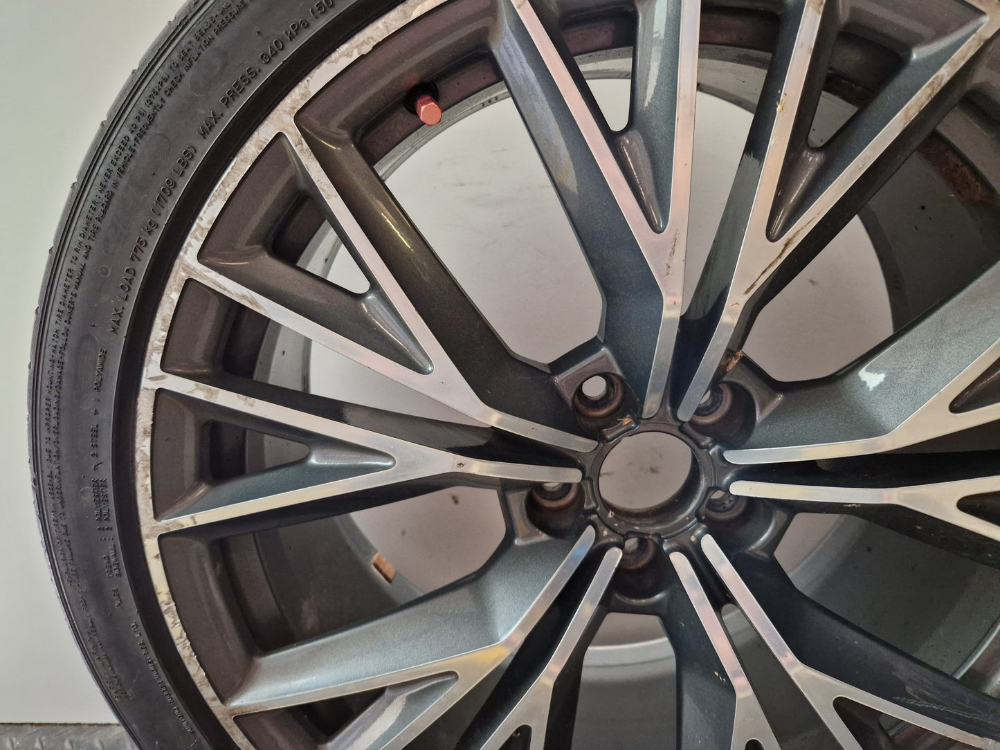 Audi A7 4G 20" Alloy Wheel with Tyre 265/35/20 ~5mm 4G8601025AE