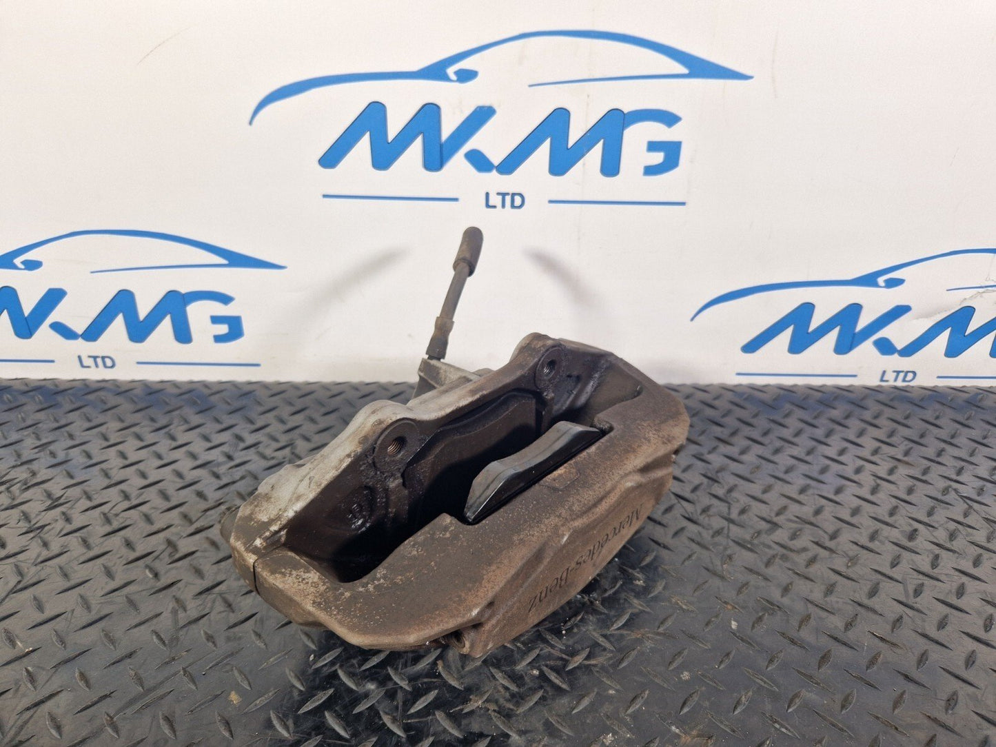 14-21 MERCEDES BENZ C300h W205 FRONT LEFT BRAKE CALIPER