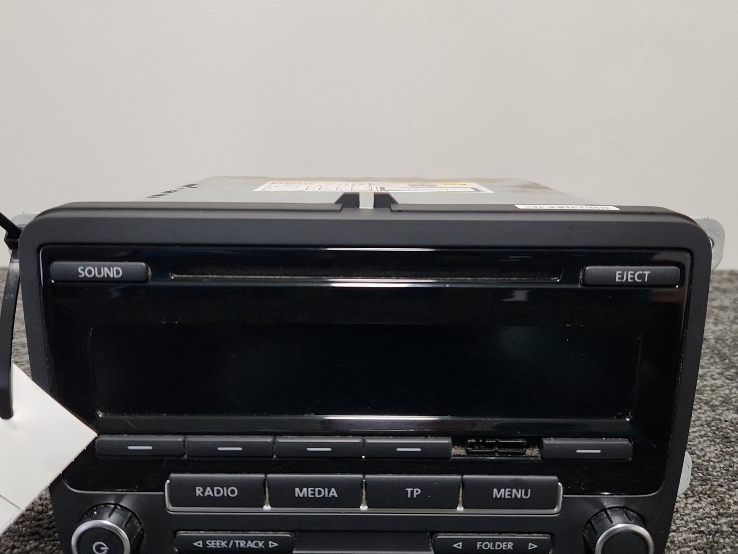 Volkswagen Polo 6R - MK5 Genuine Radio Stereo CD Player Head Unit 5M0035186J
