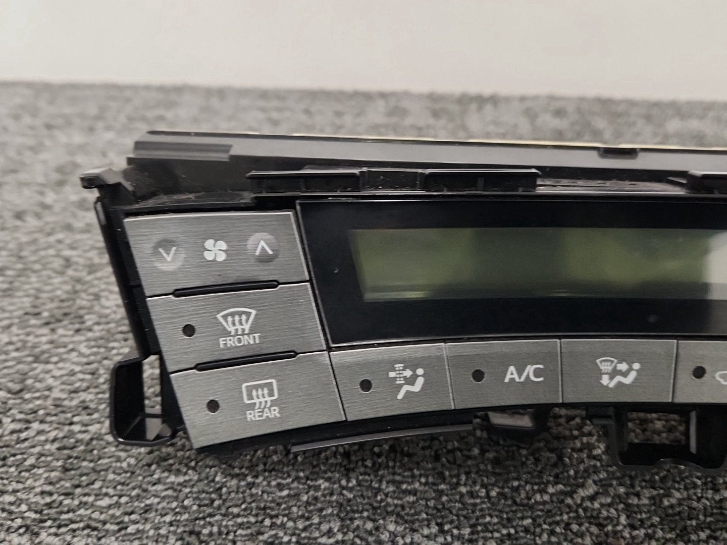Toyota Prius MK3 (ZVW30) Hatchback Genuine Heater Control Switch Panel 75D725