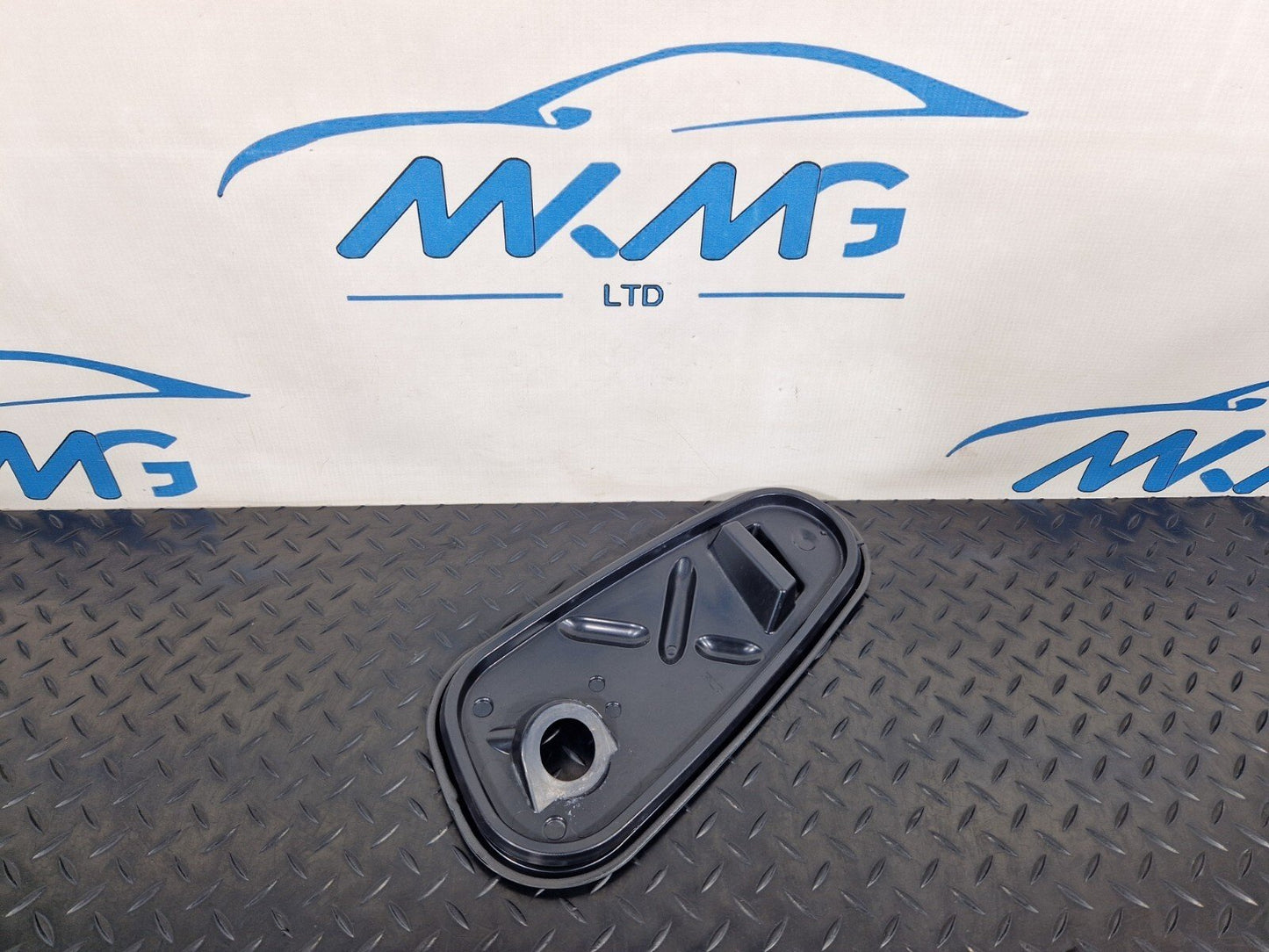 16-23 AUDI A5 F5 SPORTBACK FRONT RIGHT DOOR INNER PANEL COVER 8W8837916