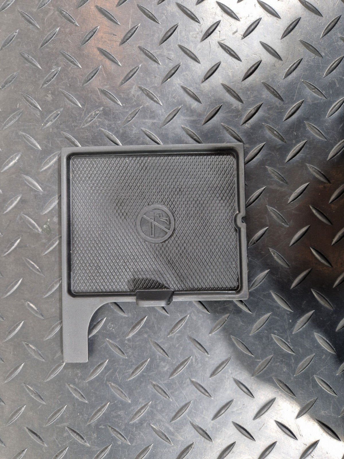 14-21 MERCEDES BENZ C220 W205 CENTRE CONSOLE STORAGE RUBBER TRAY A2056830191