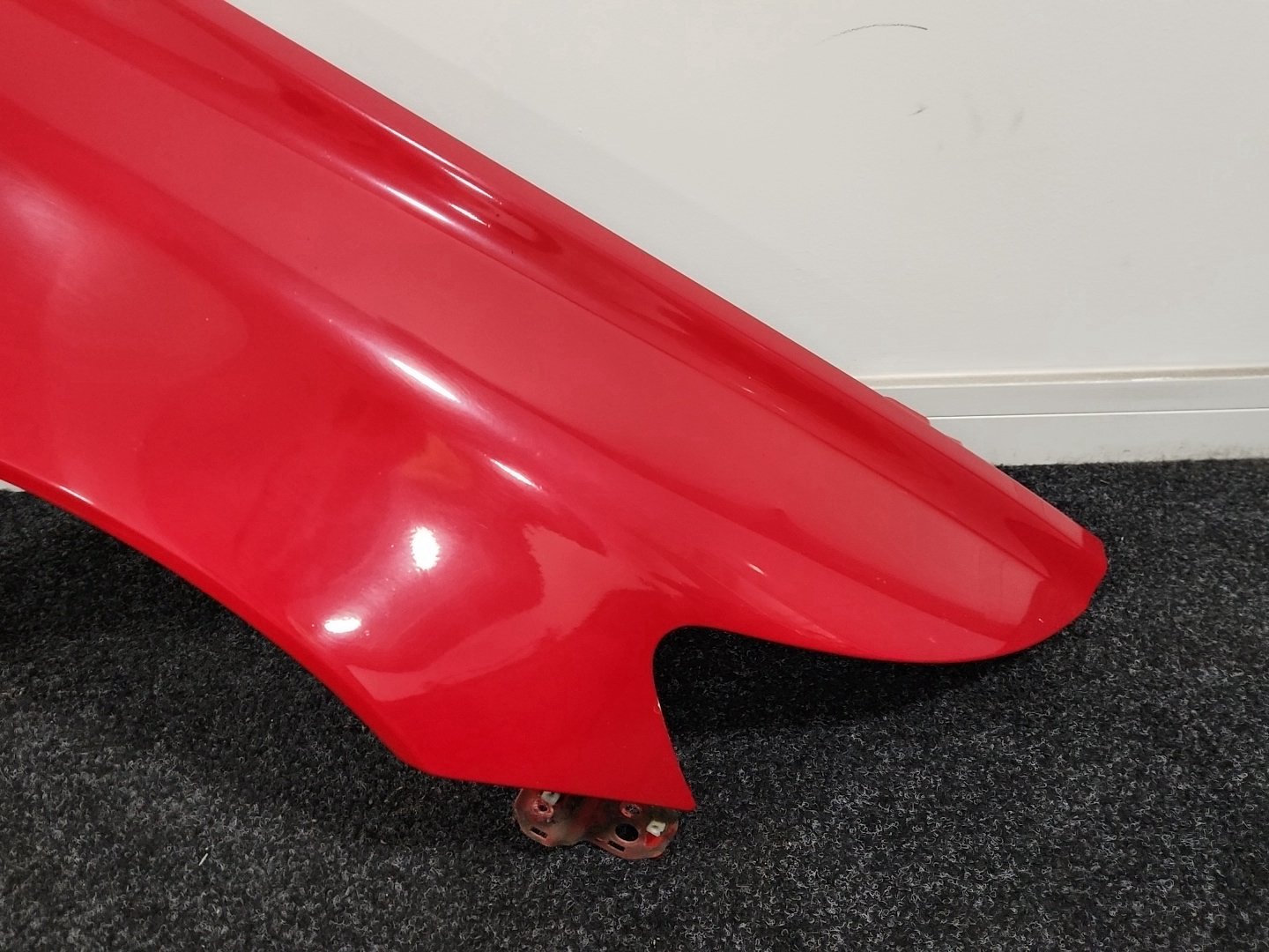 Volvo S40 MK2(MS) Saloon Front Right O/S Driver Wing Fender Panel in Passion Red